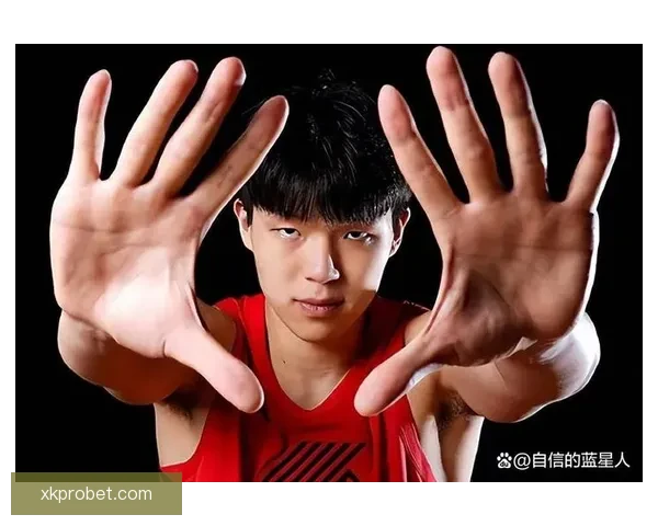 杨瀚森坦言手像叉子般难受期望回开拓者迎来全新表现