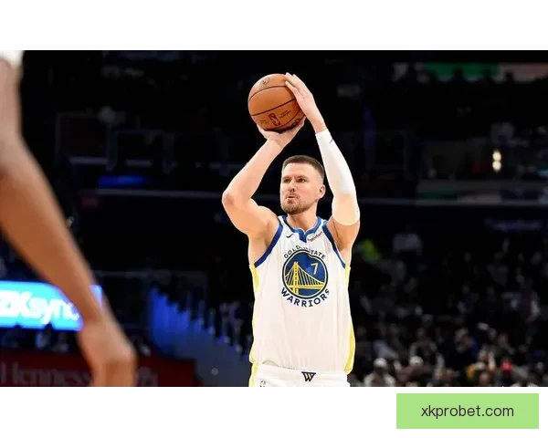 勇士失误25次惨败活塞 追梦无得分撞伤女球迷 波尔津吉斯仅得5分伤退